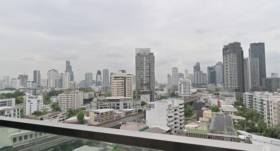 For rent 2 bedrooms condo in Khlong Toei, Bangkok