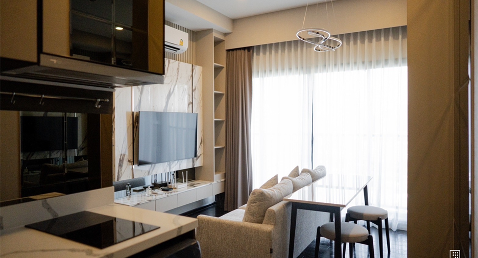 For rent 2 bedrooms condo in Watthana, Bangkok