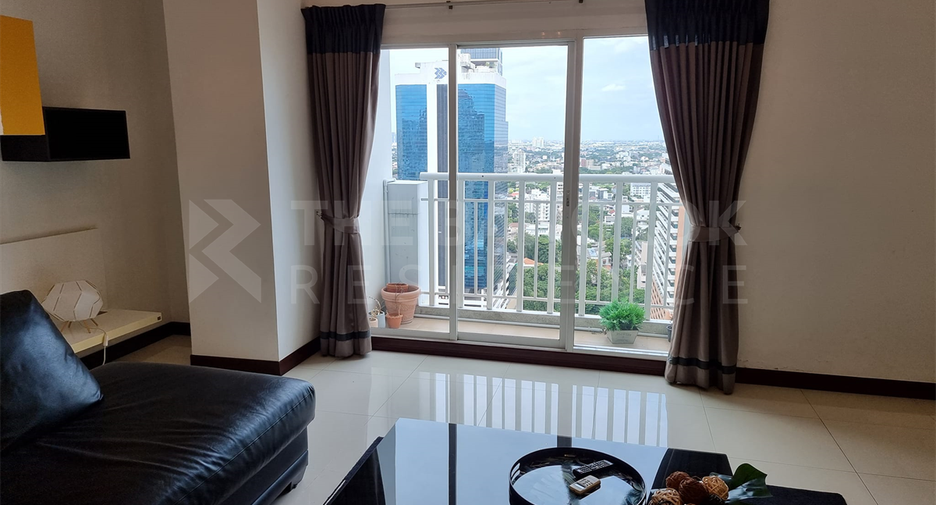 For rent 3 bedrooms condo in Watthana, Bangkok