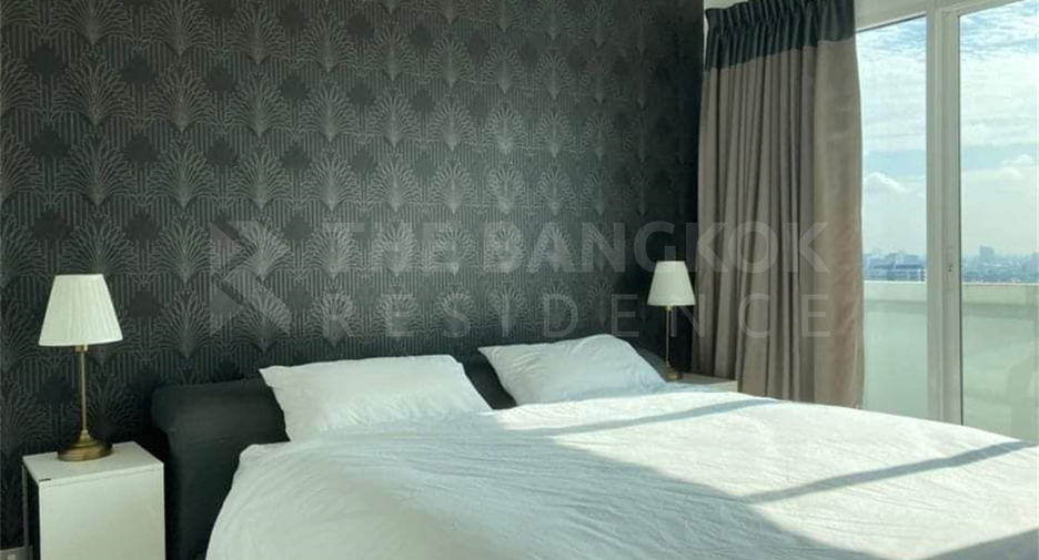 For rent 3 bedrooms condo in Watthana, Bangkok