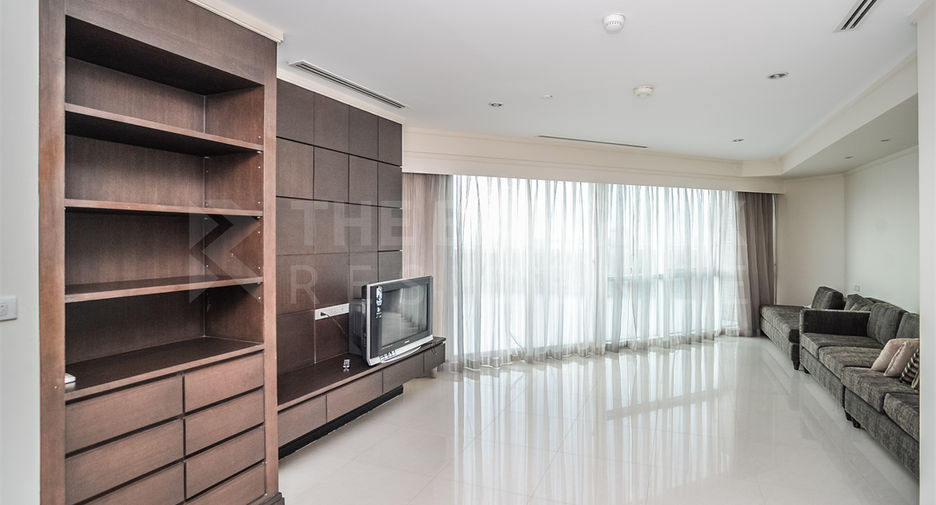 For rent 6 bedrooms condo in Sathon, Bangkok