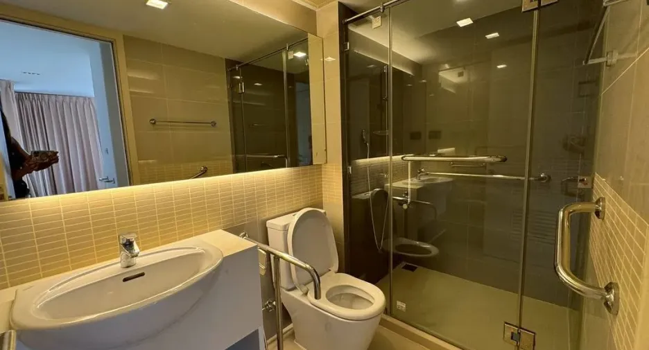 À vendre et à louer 2 chambres condo à Chatuchak, Bangkok