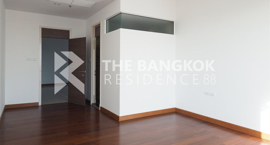 Wohnung zur Miete mit 4 Zimmer in Yan Nawa, Bangkok