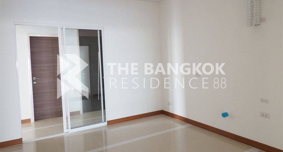 Wohnung zur Miete mit 4 Zimmer in Yan Nawa, Bangkok