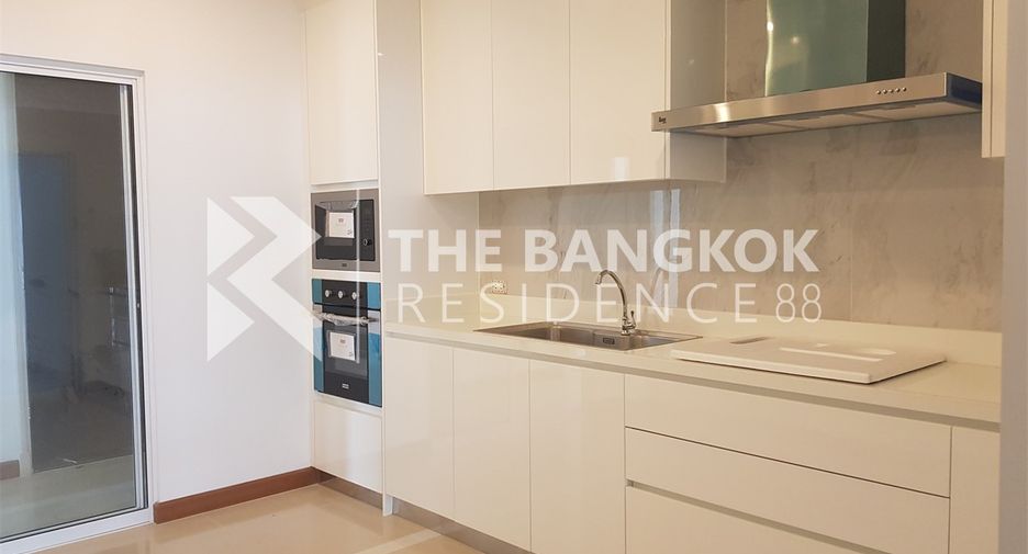 Wohnung zur Miete mit 4 Zimmer in Yan Nawa, Bangkok