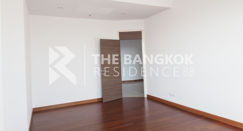 Wohnung zur Miete mit 4 Zimmer in Yan Nawa, Bangkok