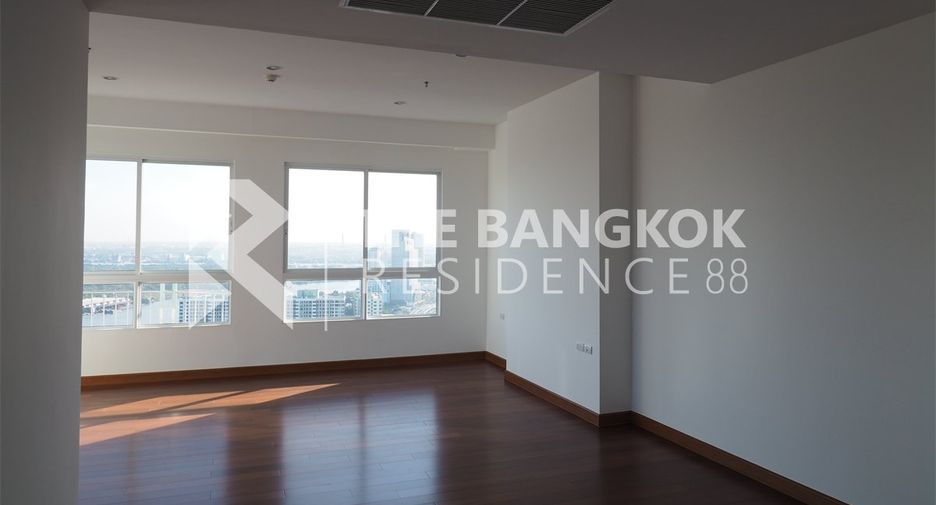 Wohnung zur Miete mit 4 Zimmer in Yan Nawa, Bangkok
