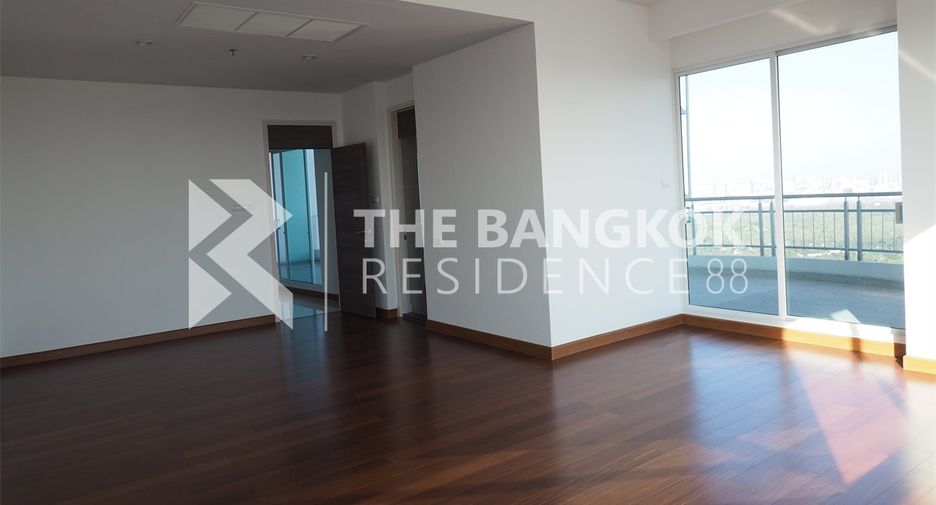 Wohnung zur Miete mit 4 Zimmer in Yan Nawa, Bangkok