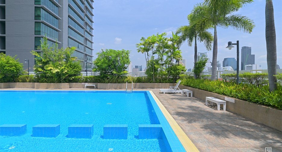 For rent 2 bedrooms condo in Watthana, Bangkok