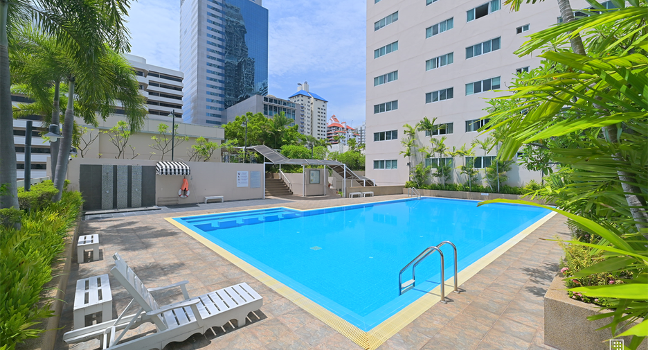 For rent 2 bedrooms condo in Watthana, Bangkok