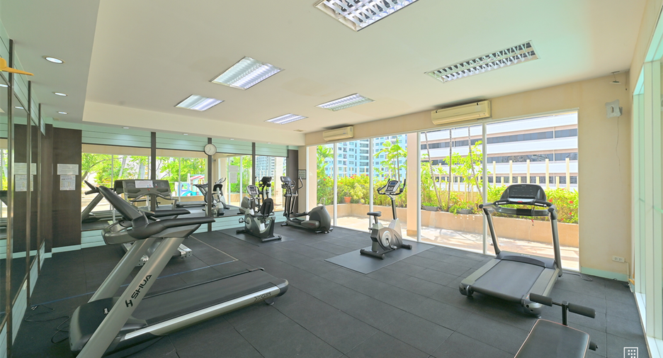 For rent 2 bedrooms condo in Watthana, Bangkok