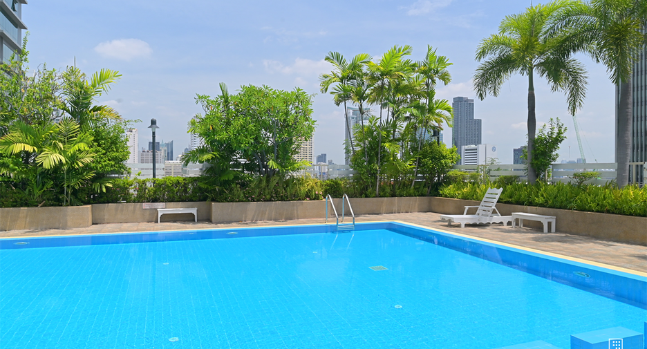 For rent 2 bedrooms condo in Watthana, Bangkok
