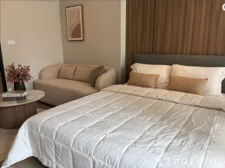 Wohnung zur Miete mit Studio in Khlong Toei, Bangkok