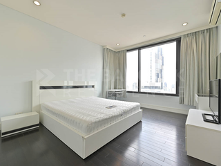 Condo en alquiler de 3 habitaciones en Khlong Toei, Bangkok