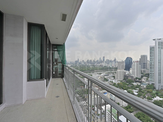 Condo en alquiler de 3 habitaciones en Khlong Toei, Bangkok