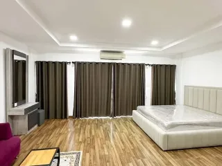 For rent 4 bedrooms house in Mueang Samut Prakan, Samut Prakan