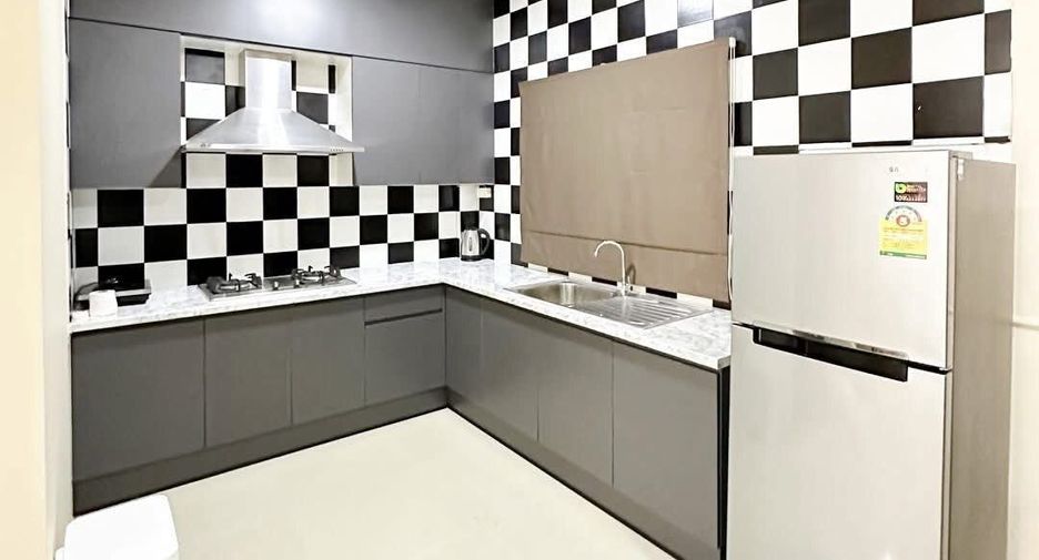 Casa en alquiler de 4 habitaciones en Mueang Samut Prakan, Samut Prakan