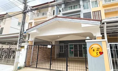 For rent 4 bedrooms house in Mueang Samut Prakan, Samut Prakan