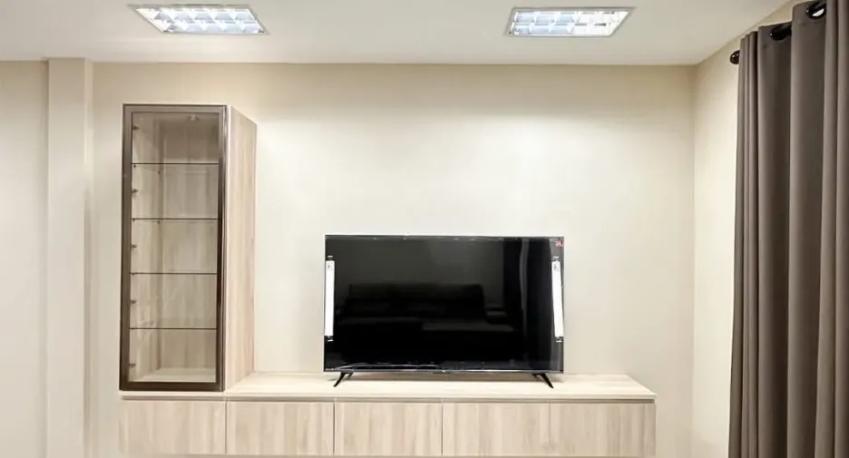 For rent 4 bedrooms house in Mueang Samut Prakan, Samut Prakan
