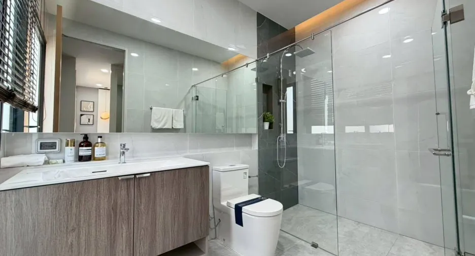 For sale 4 bedrooms house in Lat Krabang, Bangkok