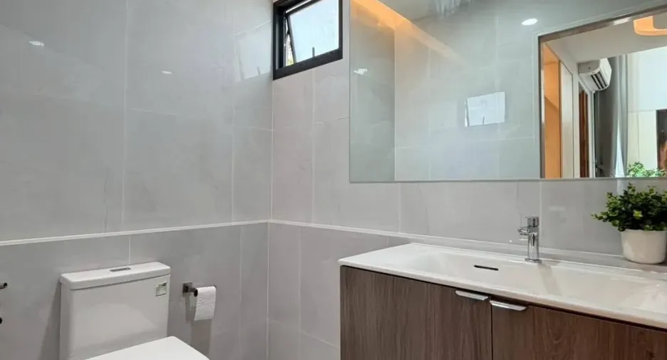 For sale 4 bedrooms house in Lat Krabang, Bangkok