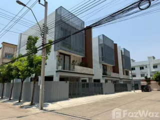 À vendre 4 chambres maison à Lat Krabang, Bangkok