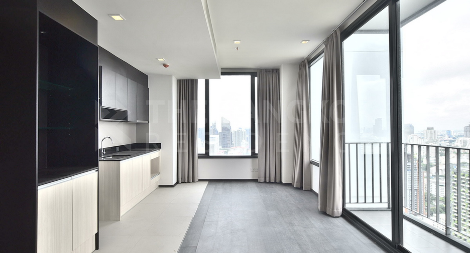 For rent 2 bedrooms condo in Khlong Toei, Bangkok