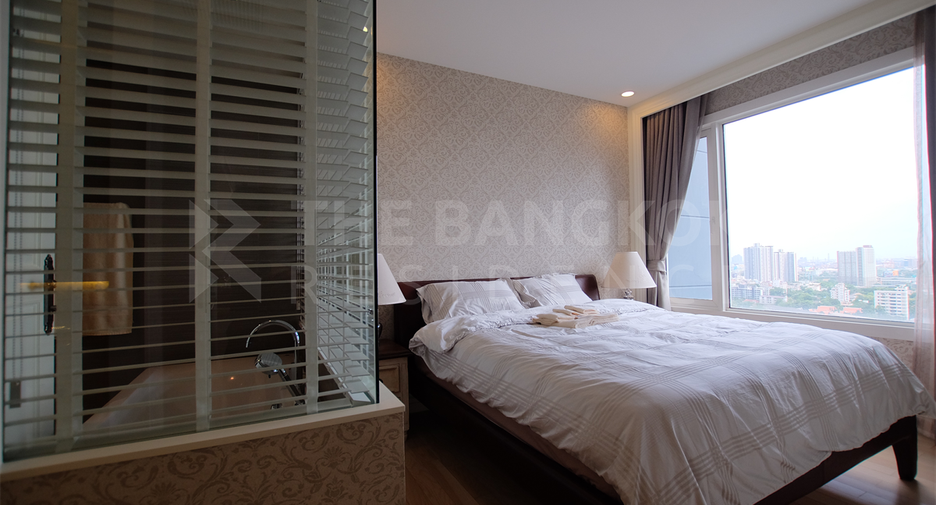 For rent 2 bedrooms condo in Khlong Toei, Bangkok