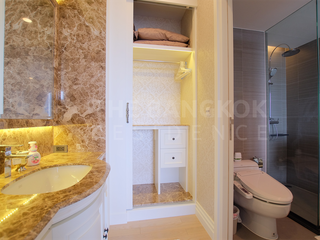 Wohnung zur Miete mit 2 Zimmer in Khlong Toei, Bangkok