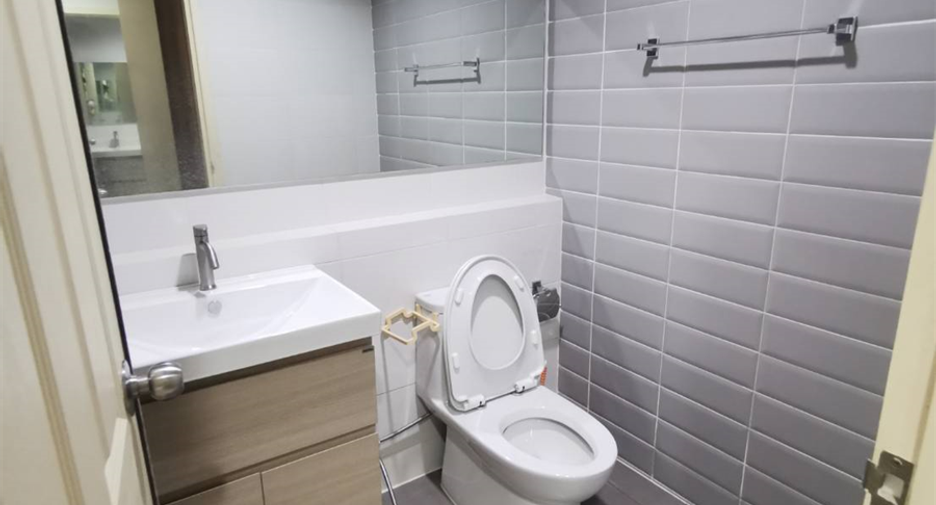 For sale 2 bedrooms condo in Huai Khwang, Bangkok