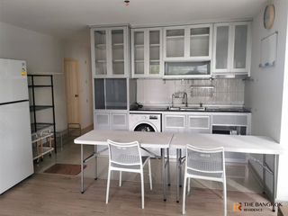 Продажа 2 спальни кондо в Хуаи Кхщанг, Бангкок