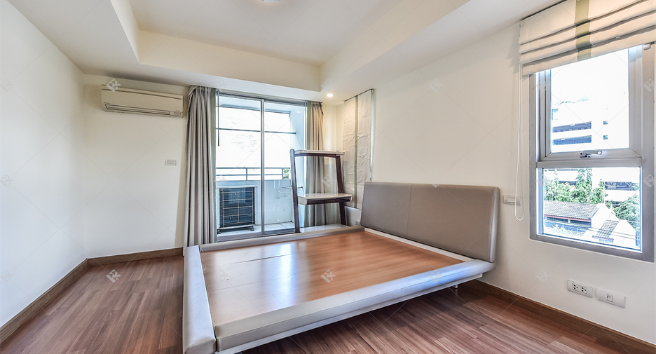 For sale 3 bedrooms condo in Watthana, Bangkok