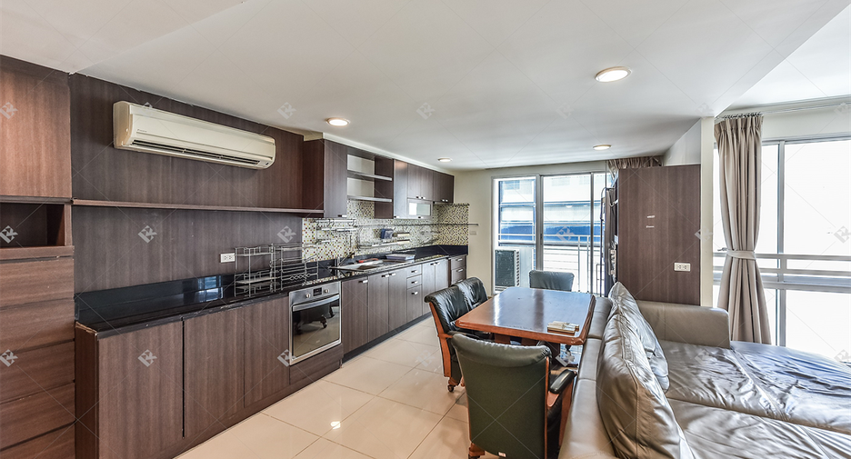 For sale 3 bedrooms condo in Watthana, Bangkok