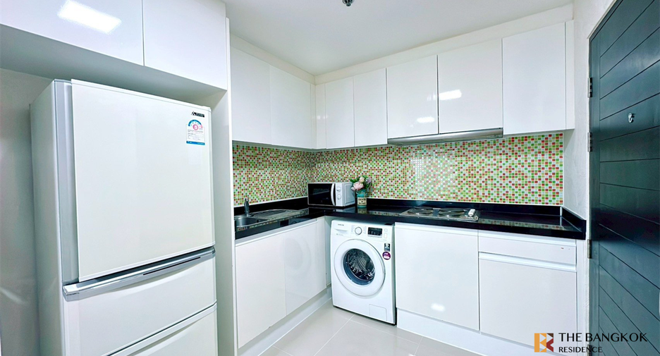 À vendre 2 chambres condo à Huai Khwang, Bangkok