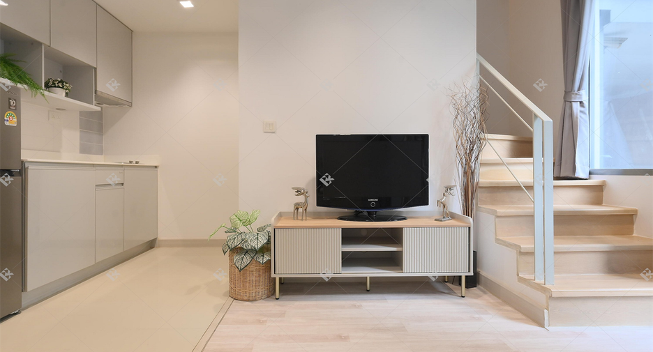 À vendre 1 chambre condo à Huai Khwang, Bangkok