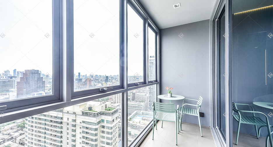For sale 3 ベッドルーム condo in Pathum Wan, Bangkok