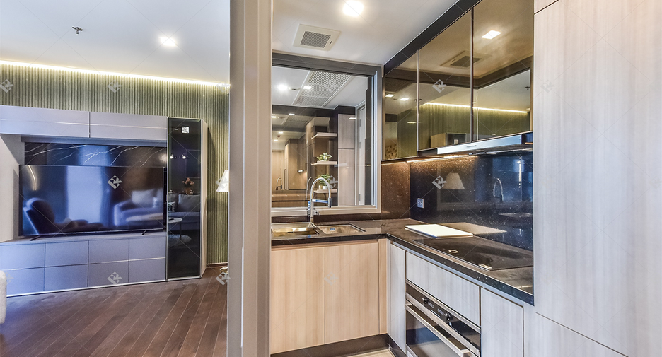 For sale 3 ベッドルーム condo in Pathum Wan, Bangkok