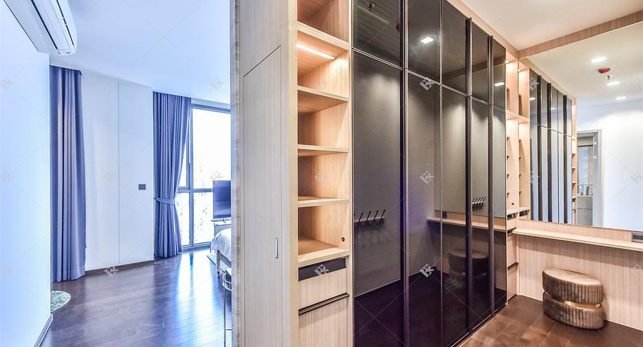 For sale 3 ベッドルーム condo in Pathum Wan, Bangkok