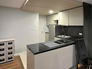 Condo en venta de 2 habitaciones en Huai Khwang, Bangkok