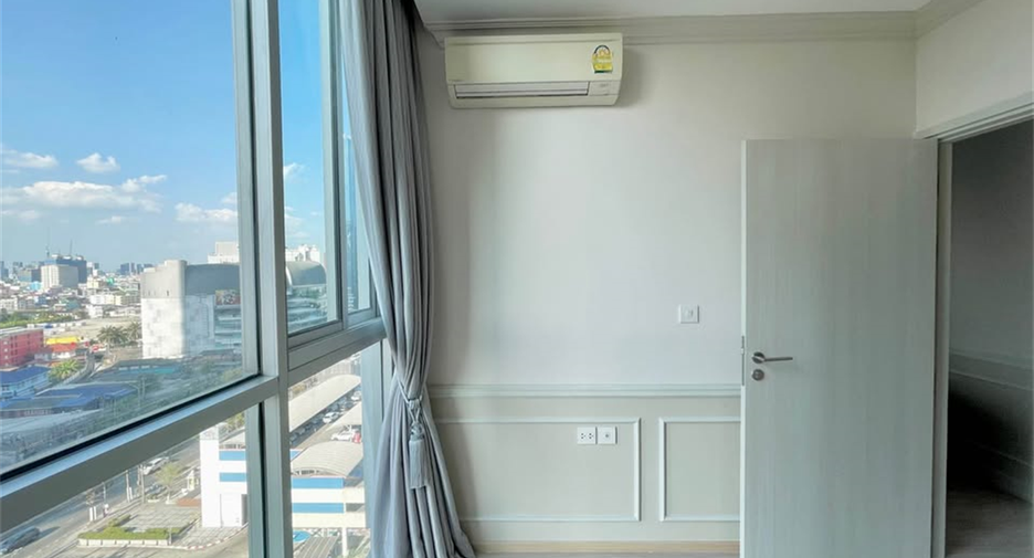 À vendre 2 chambres condo à Huai Khwang, Bangkok