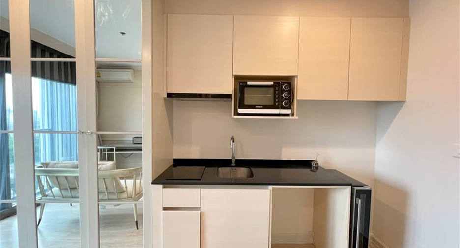 À vendre 2 chambres condo à Huai Khwang, Bangkok