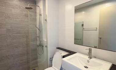 À vendre 2 chambres condo à Huai Khwang, Bangkok