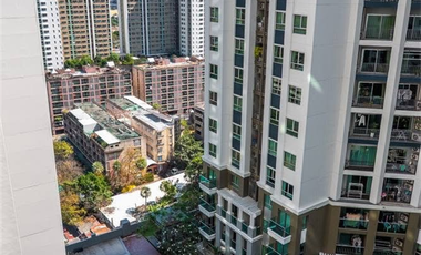 Condo en venta de 2 habitaciones en Huai Khwang, Bangkok