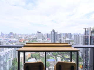 For sale 2 bedrooms condo in Huai Khwang, Bangkok