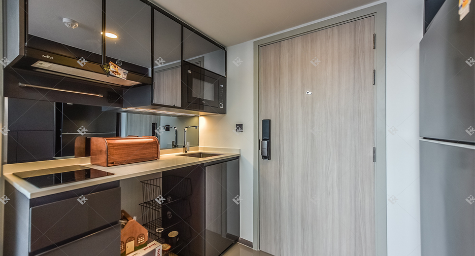 À vendre 2 chambres condo à Bang Rak, Bangkok