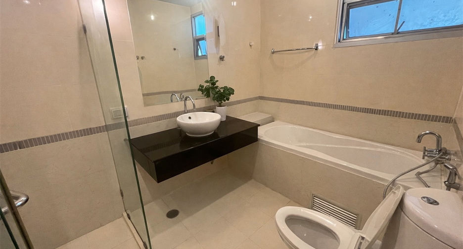 For sale 2 bedrooms condo in Ratchathewi, Bangkok