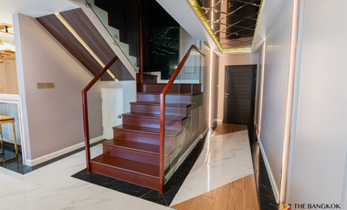 À vendre 3 chambres condo à Huai Khwang, Bangkok