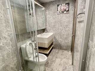 For sale 2 bedrooms condo in Huai Khwang, Bangkok