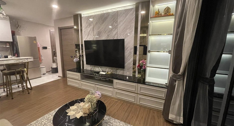 For sale 2 bedrooms condo in Huai Khwang, Bangkok
