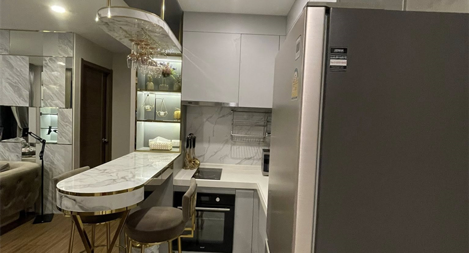 For sale 2 bedrooms condo in Huai Khwang, Bangkok